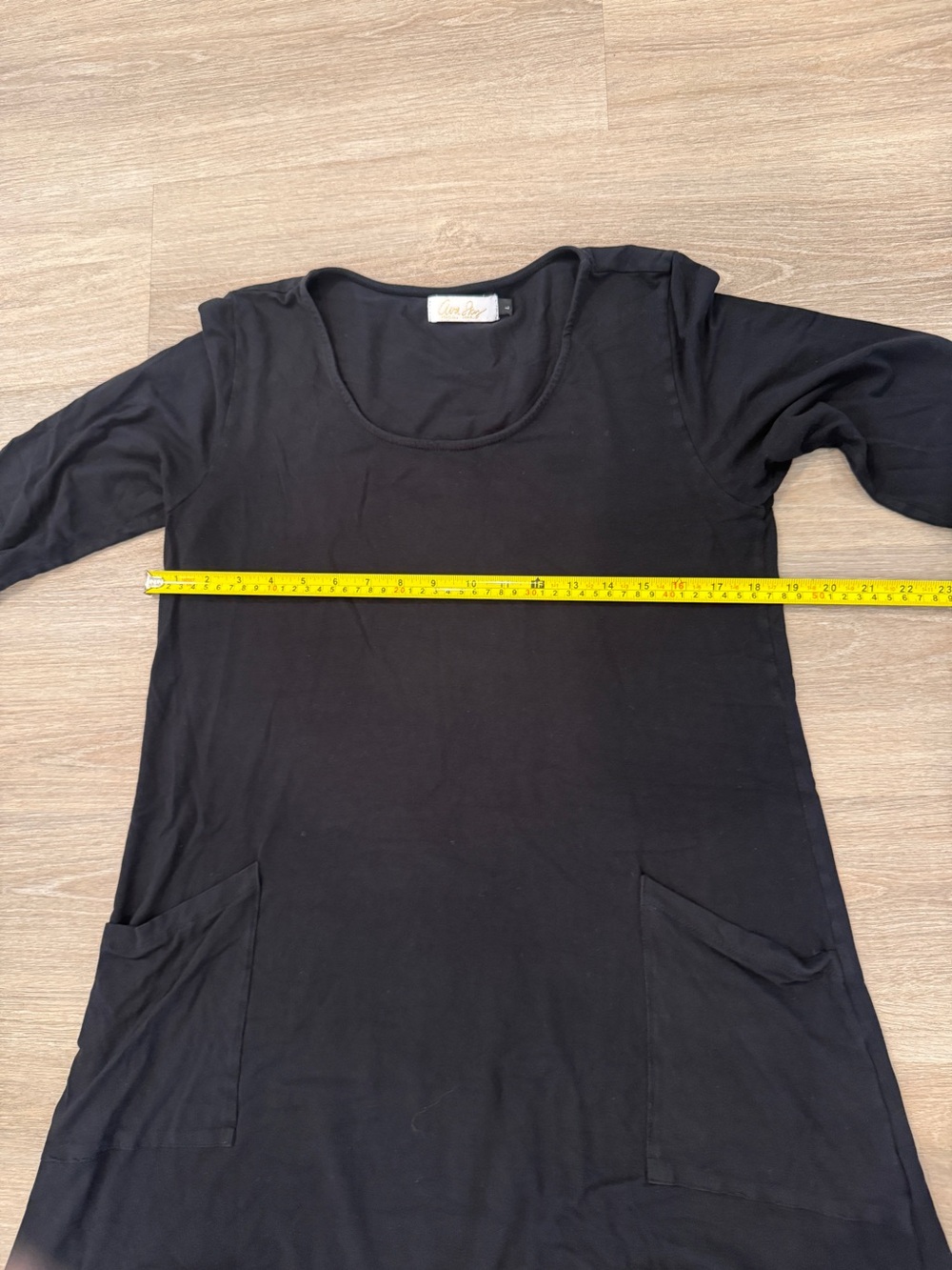 Fighting Eel Black Scoop with Front Pockets